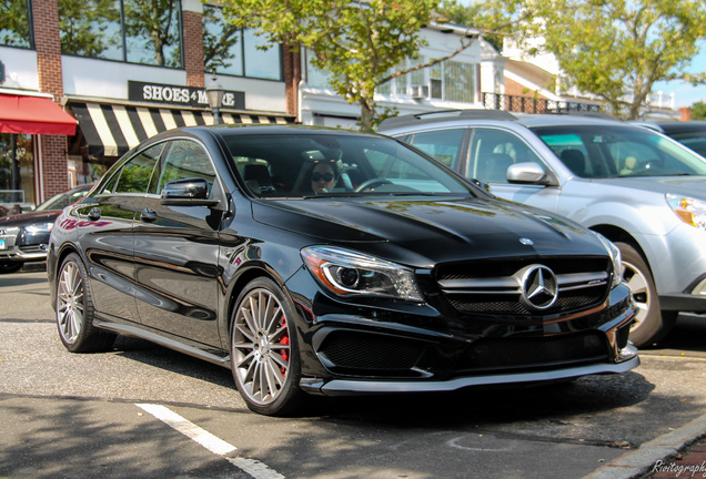 Mercedes-Benz CLA 45 AMG C117