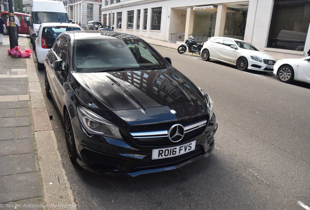 Mercedes-Benz CLA 45 AMG Shooting Brake