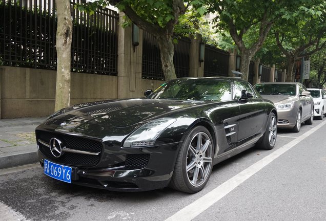 Mercedes-Benz SLS AMG