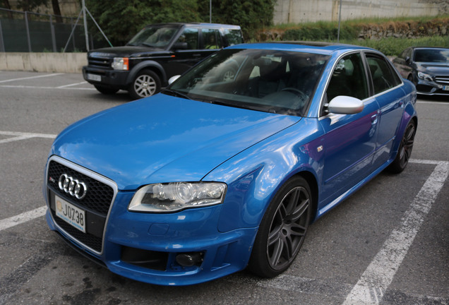 Audi RS4 Sedan