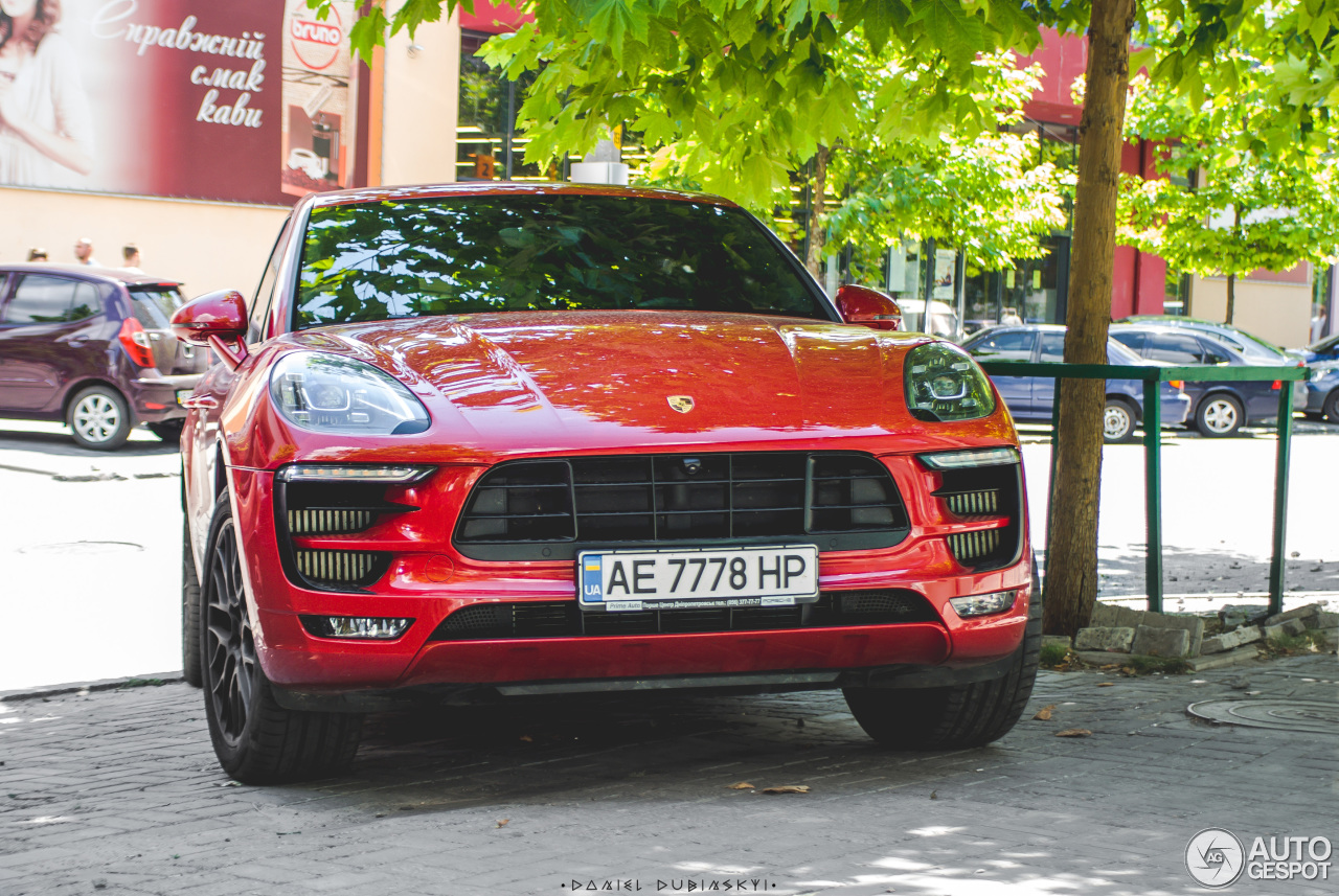 Porsche 95B Macan GTS