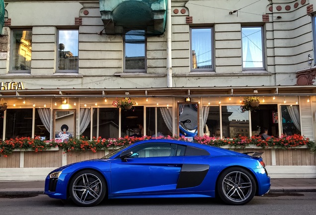 Audi R8 V10 Plus 2015