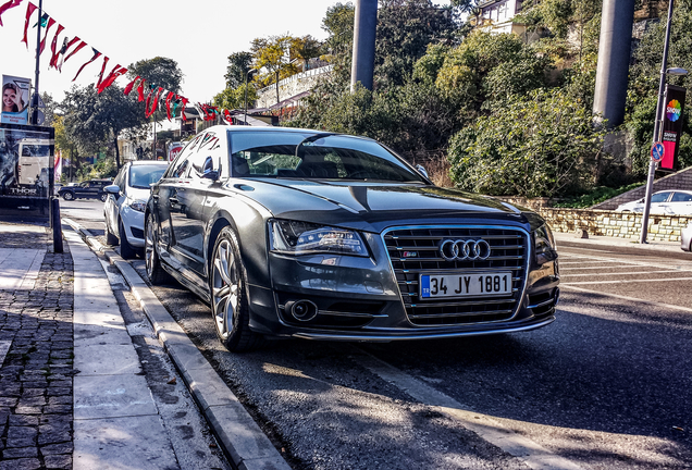 Audi S8 D4