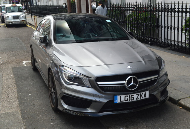 Mercedes-Benz CLA 45 AMG Shooting Brake