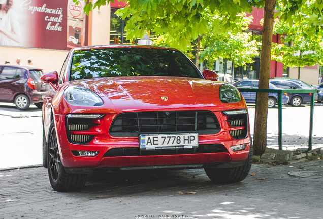 Porsche 95B Macan GTS