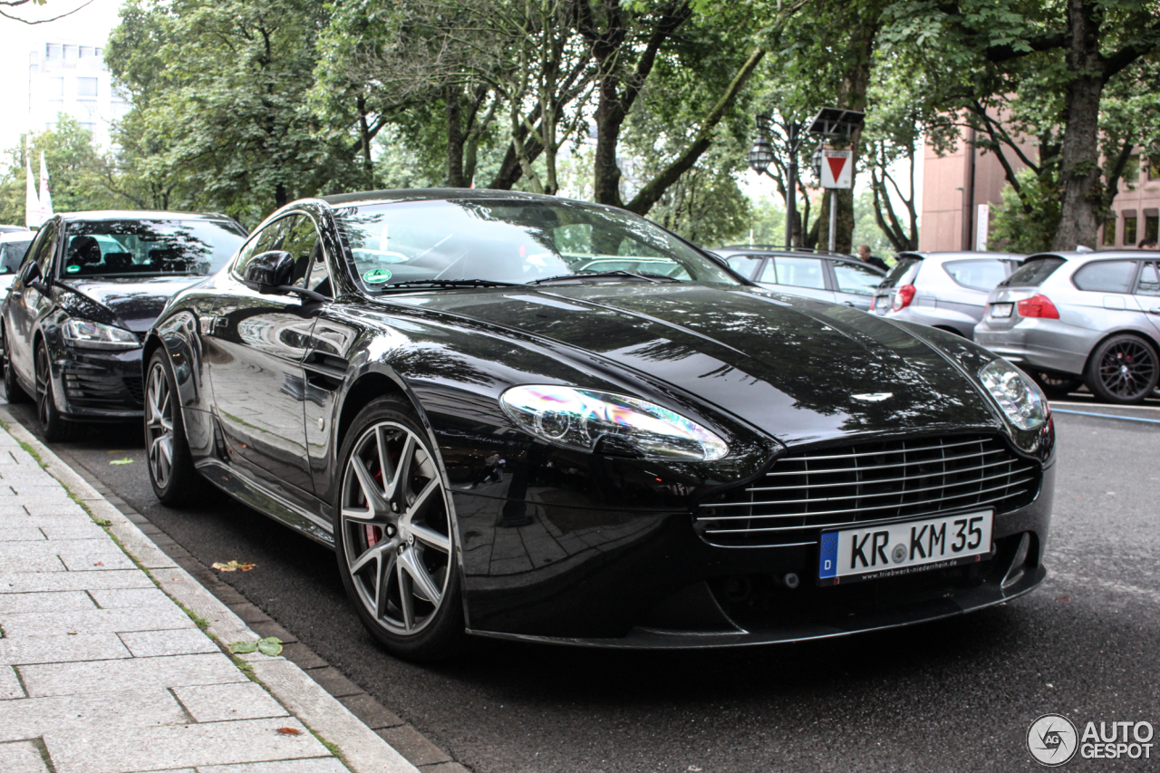 Aston Martin V8 Vantage 2012