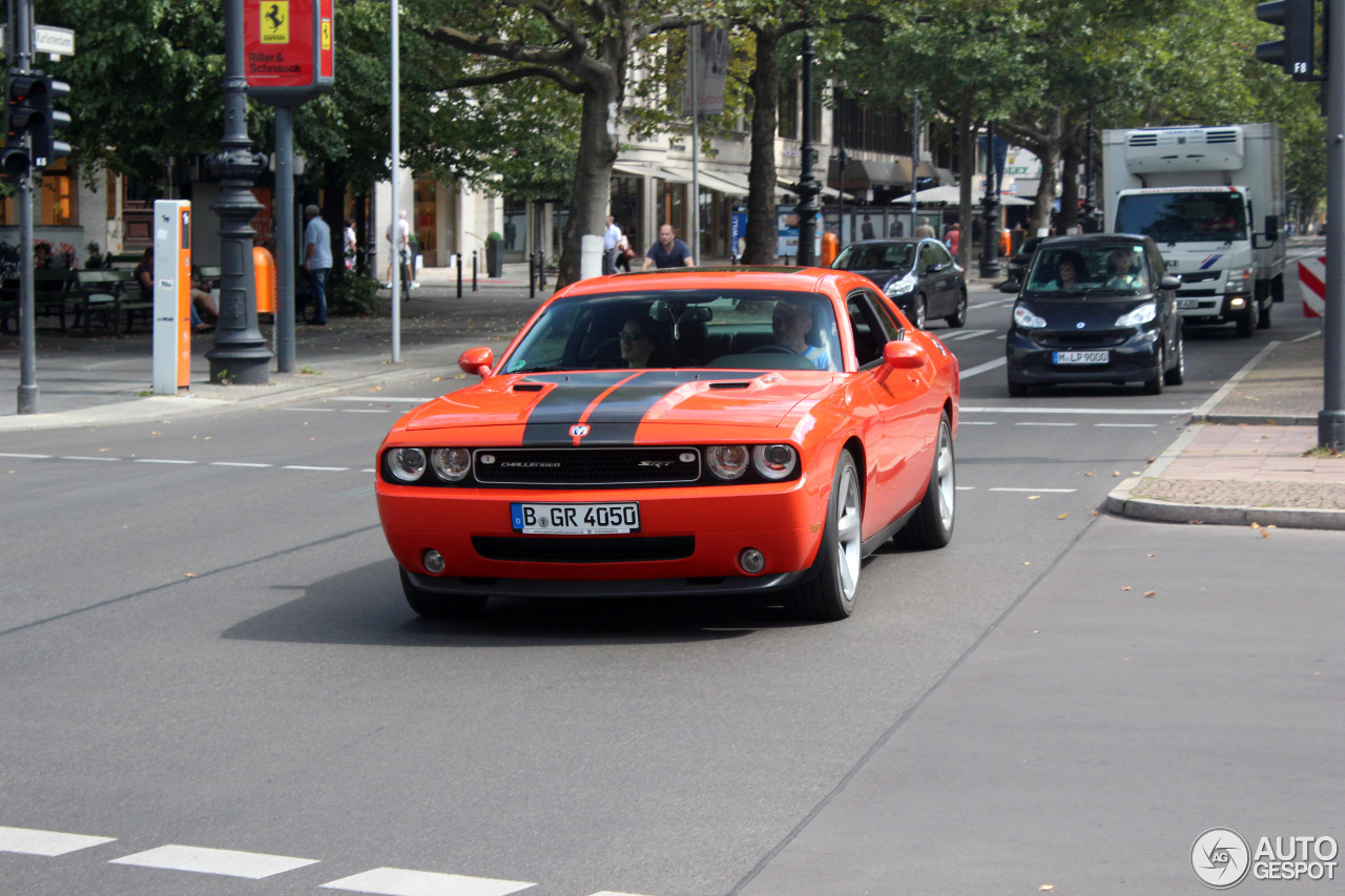 Dodge Challenger SRT-8