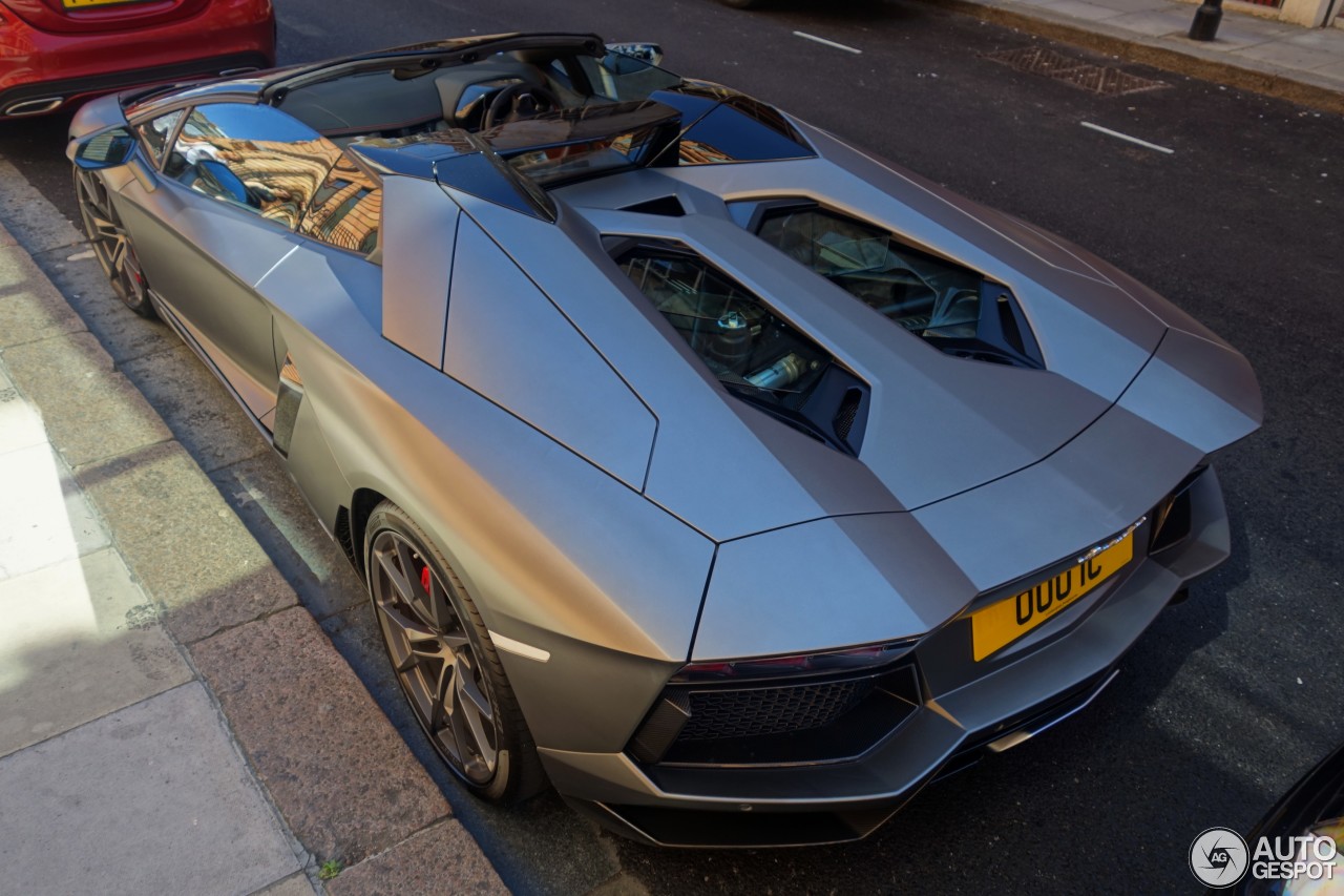 Lamborghini Aventador LP700-4 Roadster