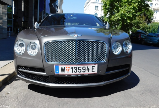 Bentley Flying Spur V8