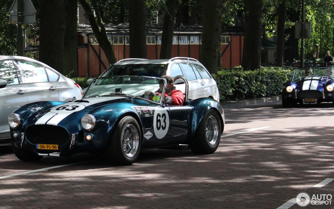 AC Cobra Superformance 427