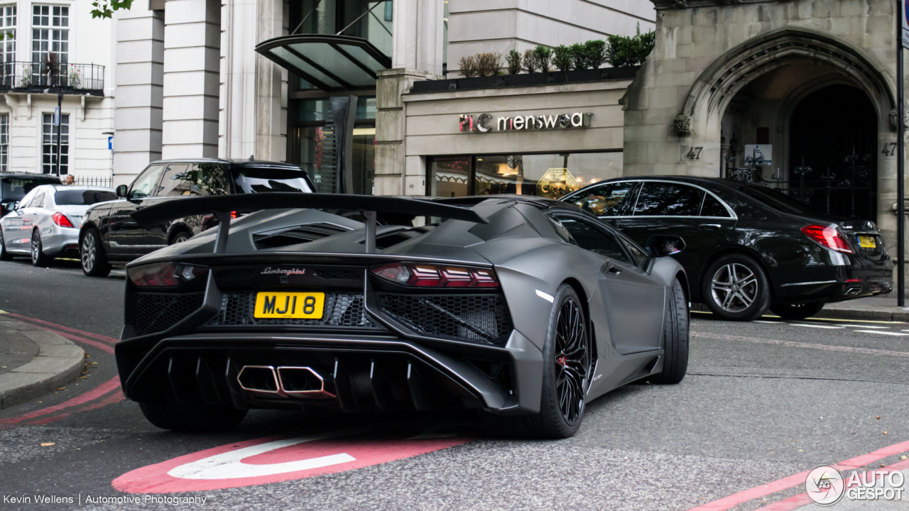 Lamborghini Aventador LP750-4 SuperVeloce Roadster