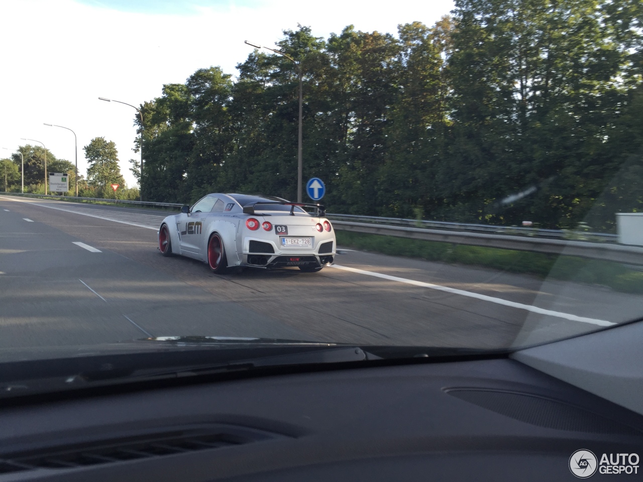 Nissan GT-R Liberty Walk Widebody