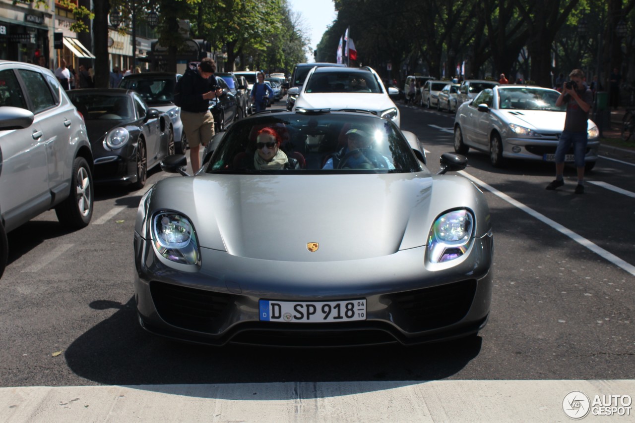 Porsche 918 Spyder Weissach Package