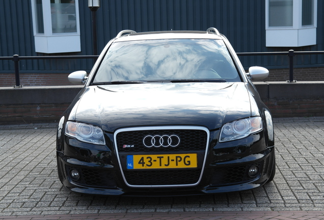 Audi RS4 Avant B7