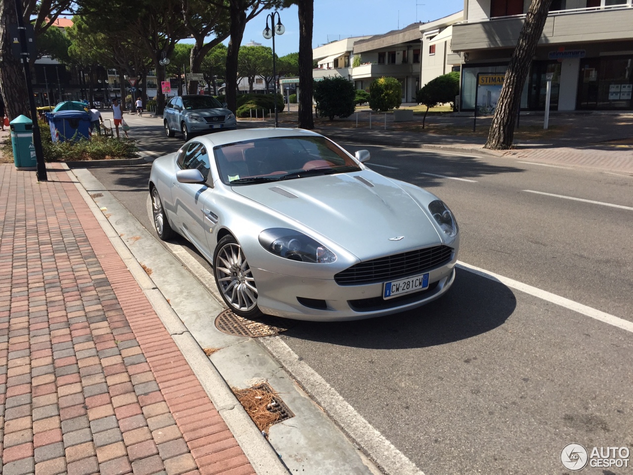 Aston Martin DB9