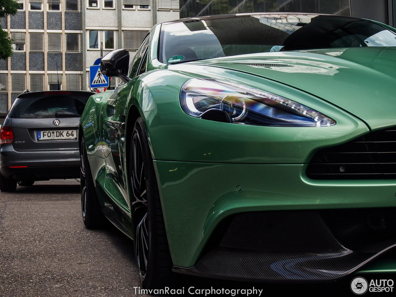 Aston Martin Vanquish 2013