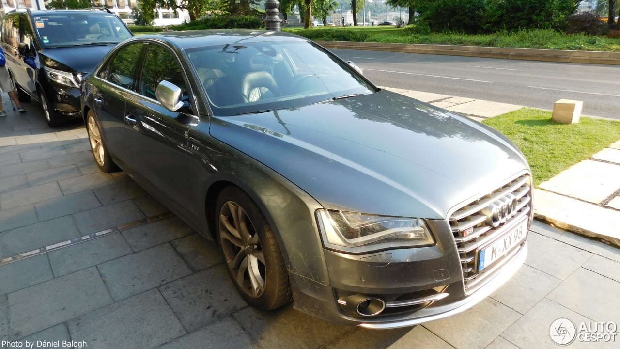 Audi S8 D4