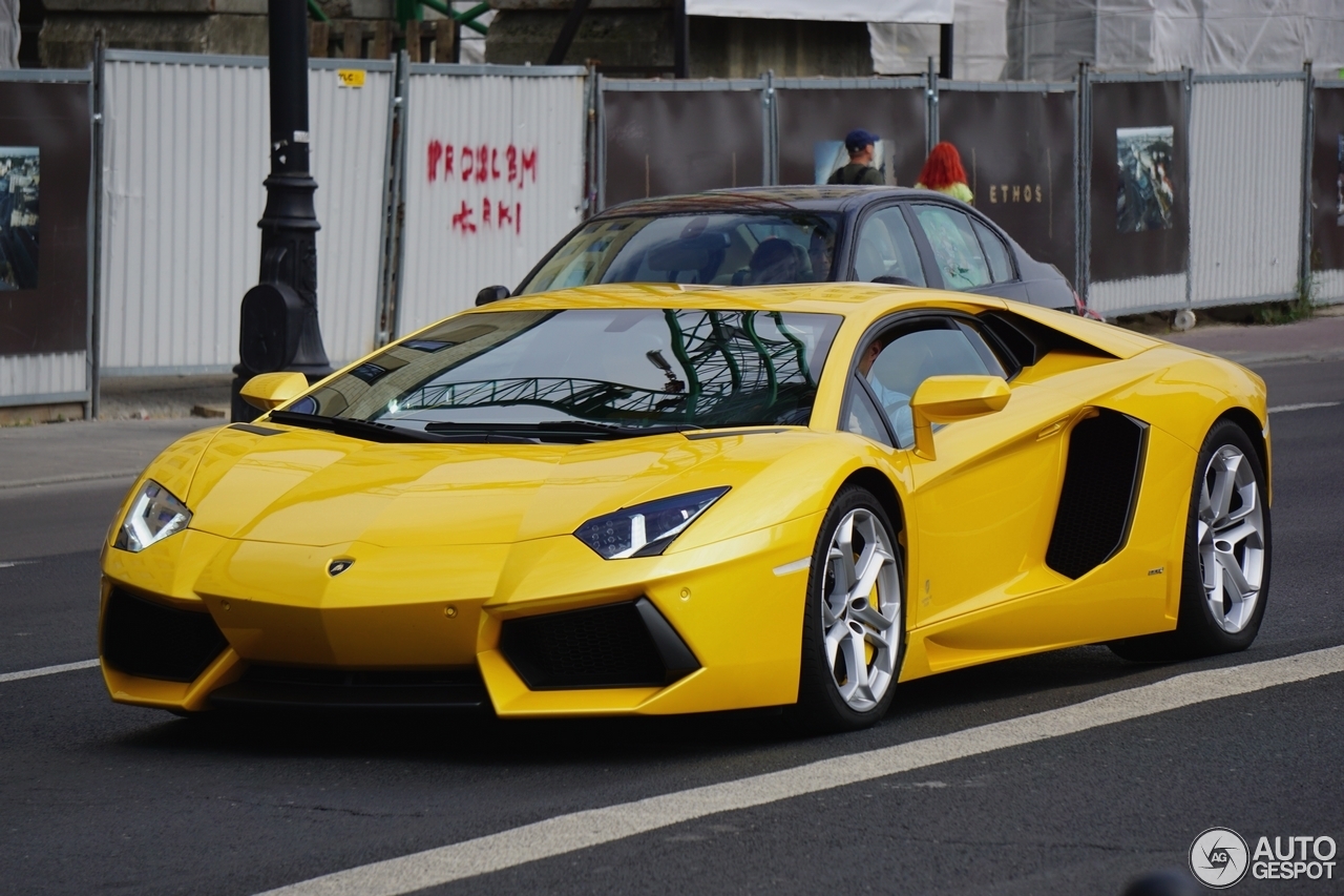 Lamborghini Aventador LP700-4