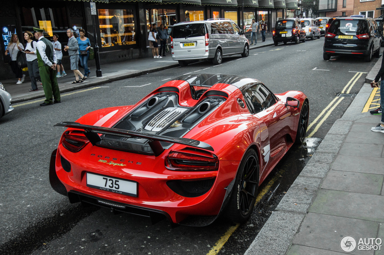 Porsche 918 Spyder Weissach Package