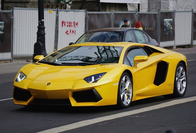 Lamborghini Aventador LP700-4