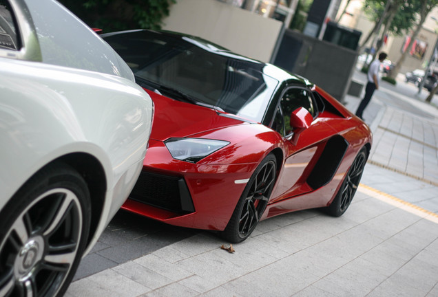 Lamborghini Aventador LP700-4 Roadster