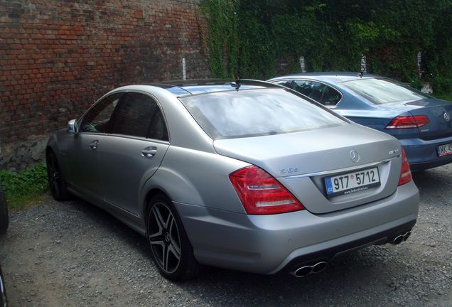 Mercedes-Benz S 65 AMG V221 2010