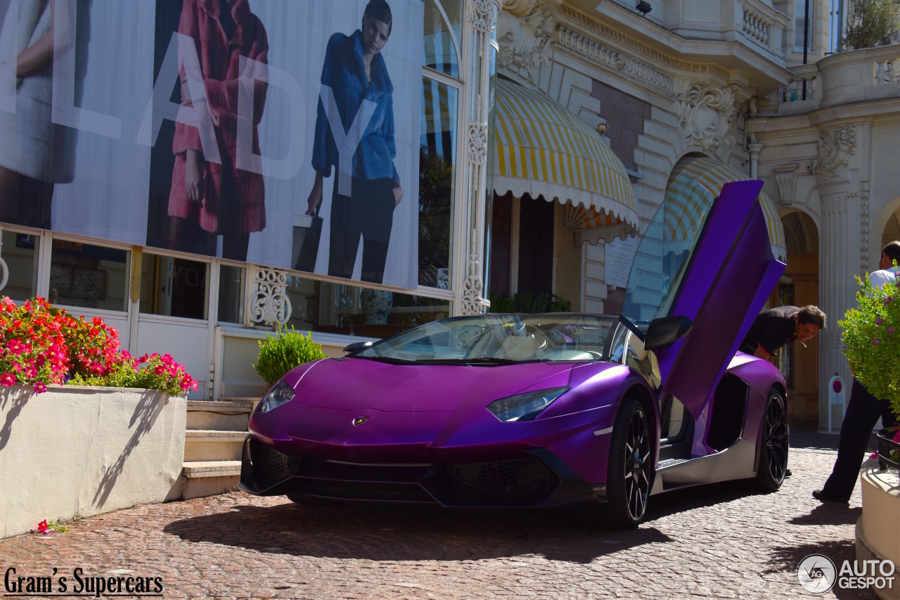 Lamborghini Aventador LP700-4 Roadster