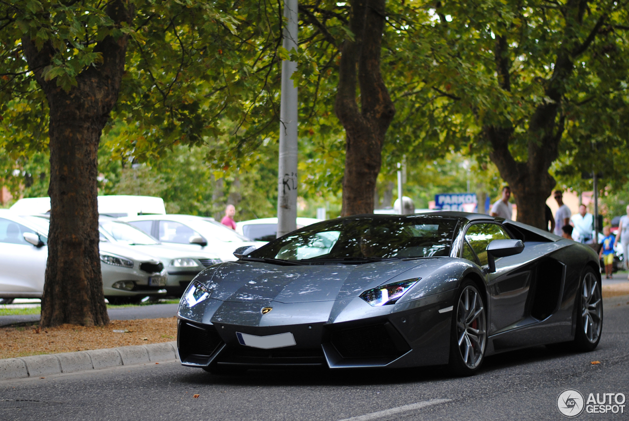 Lamborghini Aventador LP700-4 Roadster