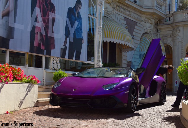 Lamborghini Aventador LP700-4 Roadster