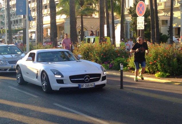 Mercedes-Benz SLS AMG