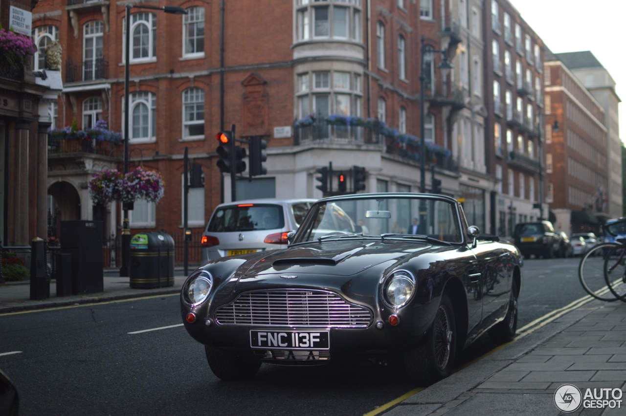 Aston Martin DB6 Volante