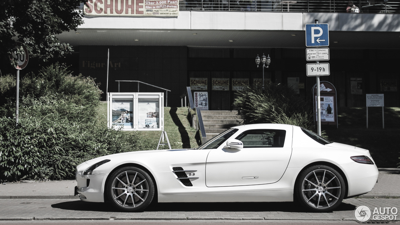 Mercedes-Benz SLS AMG