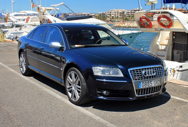 Audi S8 D3