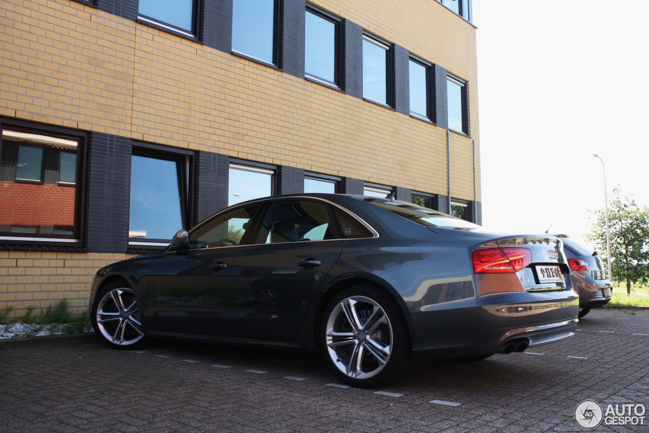 Audi S8 D4