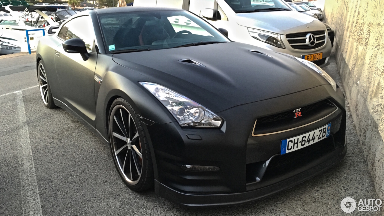 Nissan GT-R 2013