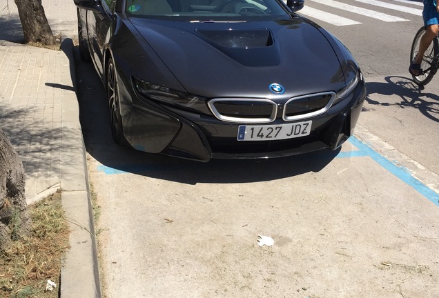 BMW i8