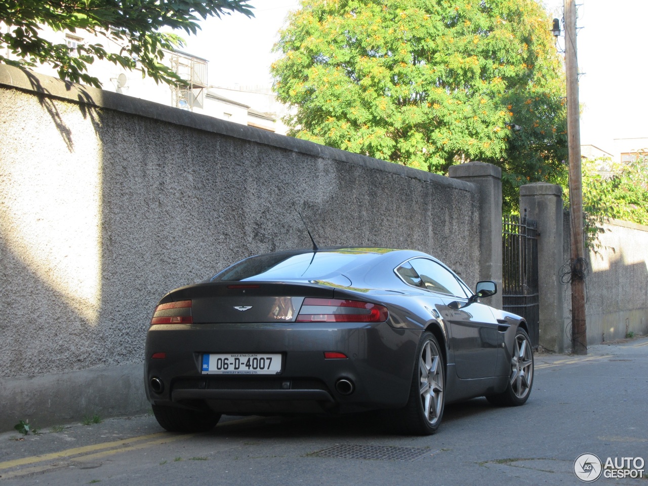 Aston Martin V8 Vantage