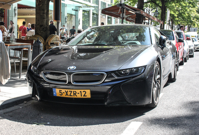 BMW i8