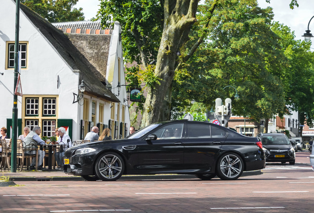 BMW M5 F10 2011