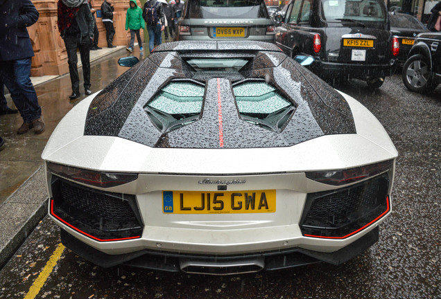 Lamborghini Aventador LP700-4 Roadster Pirelli Edition