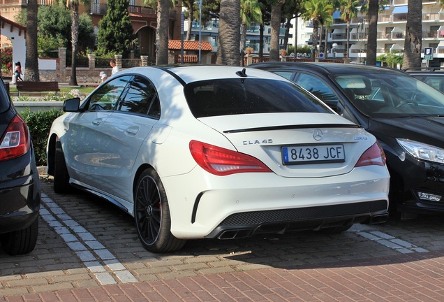 Mercedes-Benz CLA 45 AMG C117