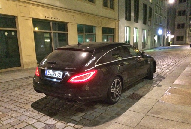 Mercedes-Benz CLS 63 AMG X218 Shooting Brake