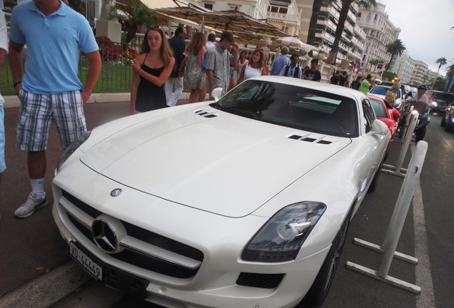 Mercedes-Benz SLS AMG
