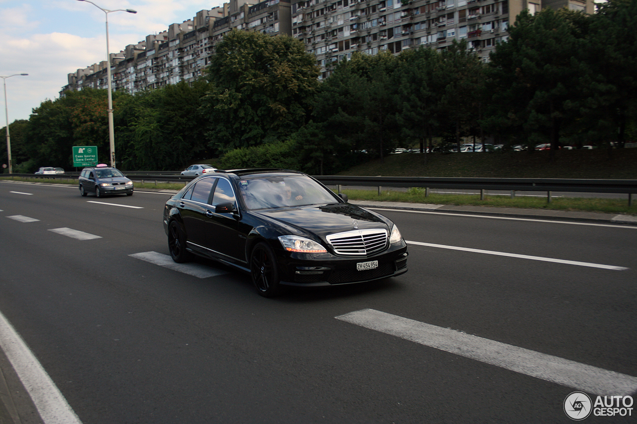 Mercedes-Benz S 65 AMG V221 2010