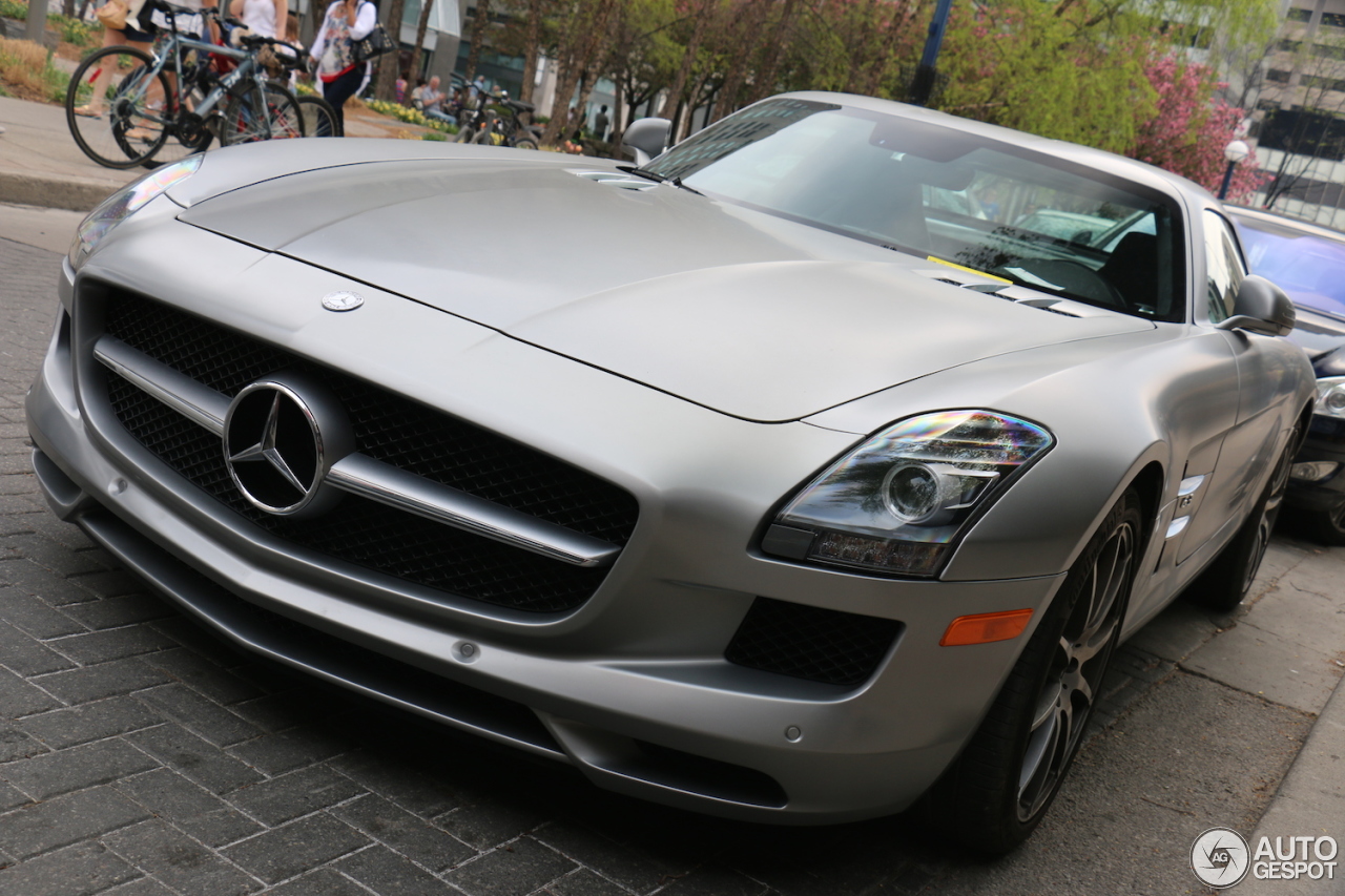 Mercedes-Benz SLS AMG