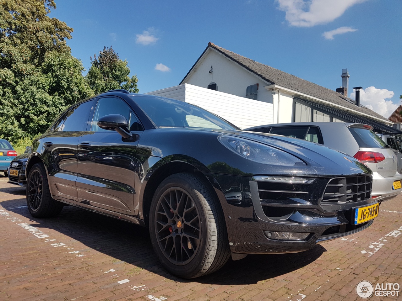 Porsche 95B Macan GTS