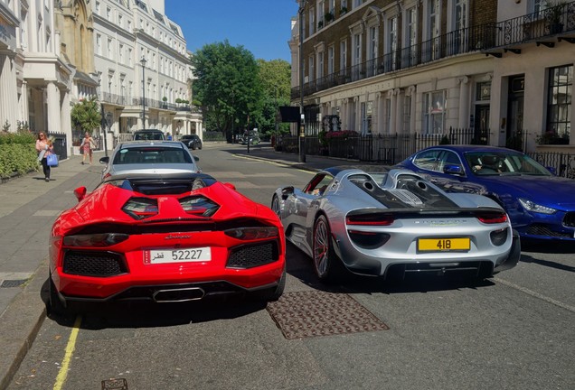 Lamborghini Aventador LP700-4 Roadster