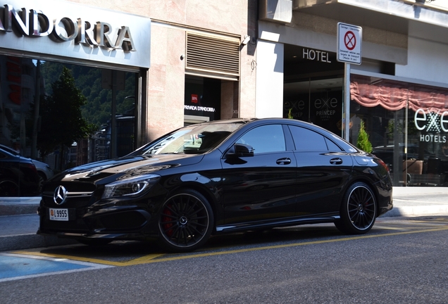 Mercedes-Benz CLA 45 AMG C117