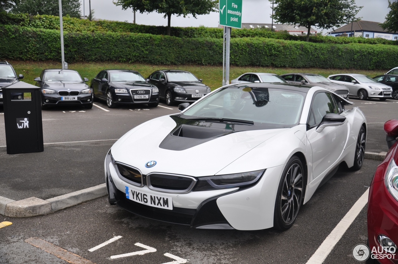 BMW i8