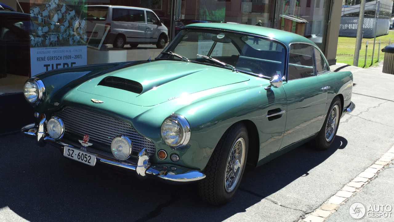 Aston Martin DB4